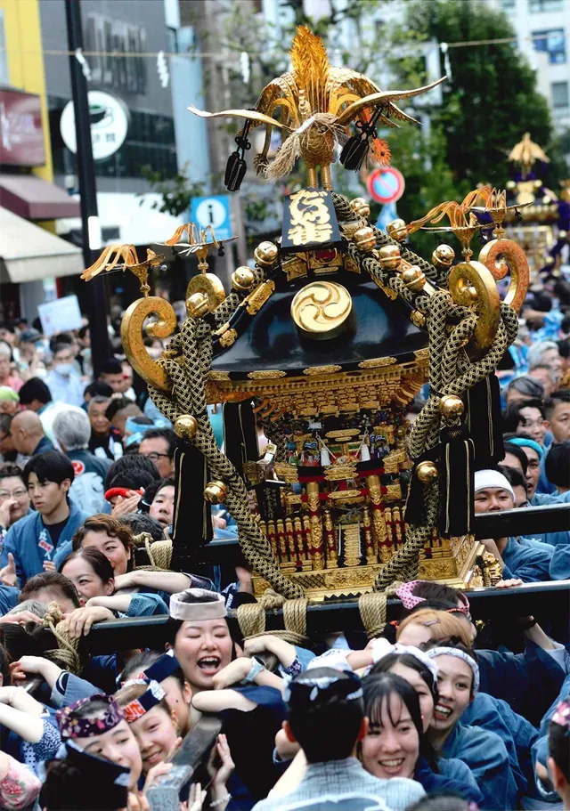 秋祭りの神輿